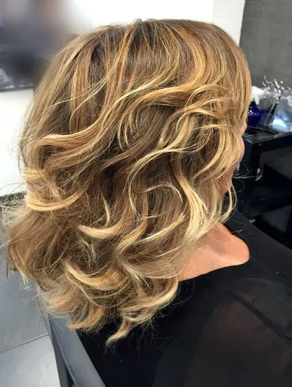 Onde morbide con riflessi biondi